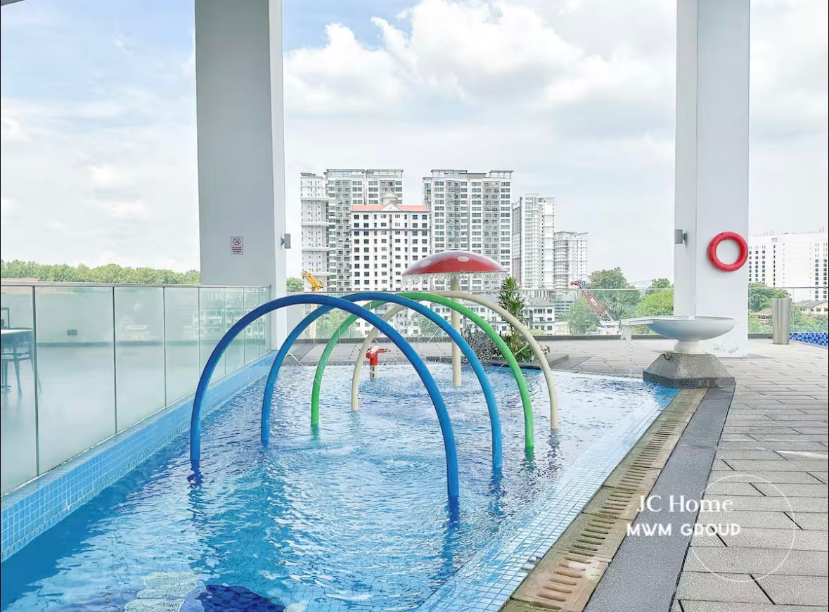 Children's pool area with water features