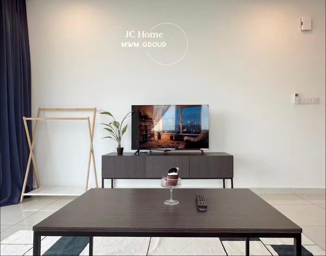 Suite TV console and coffee table